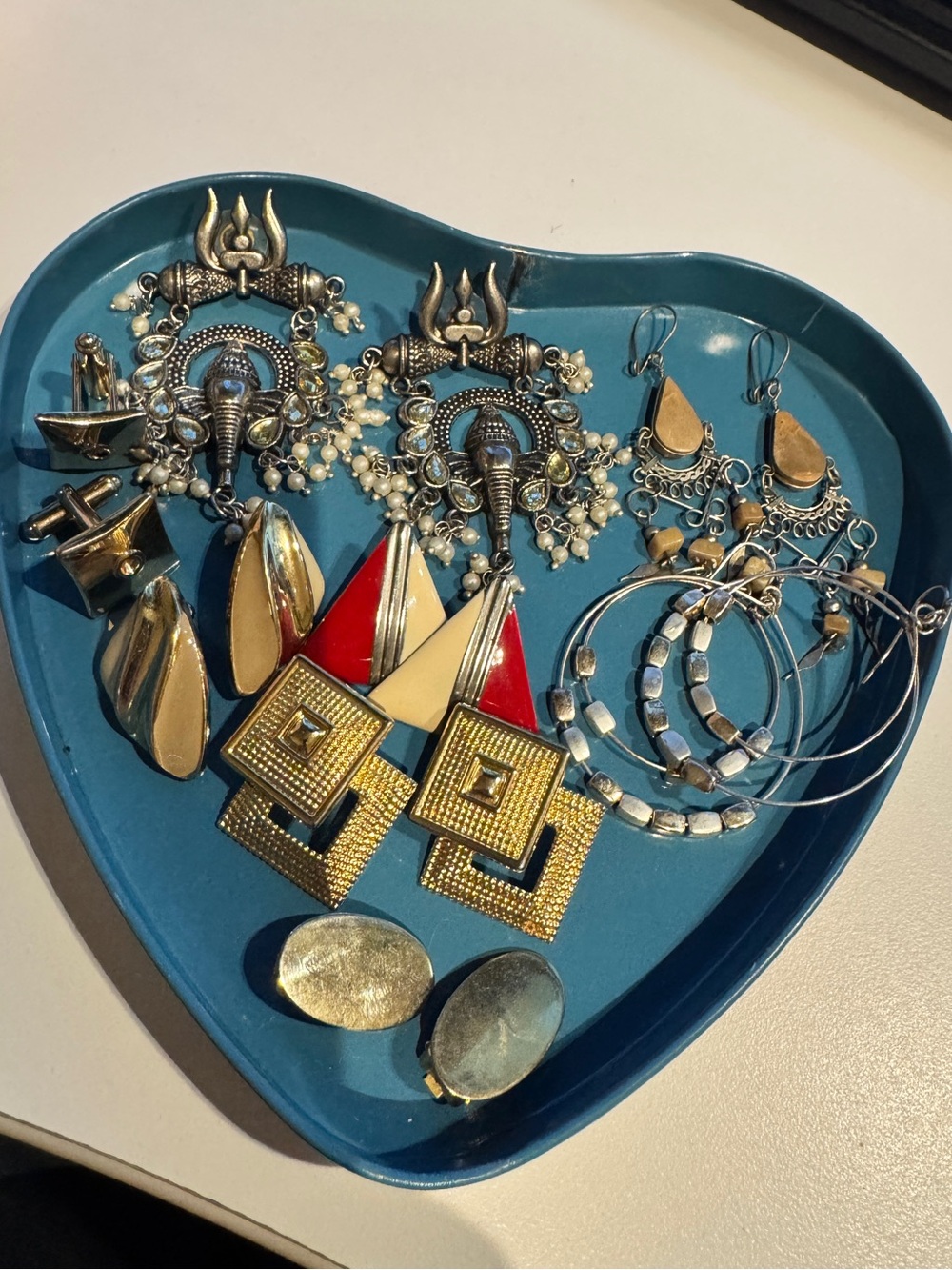 Vintage to new Earrings lot